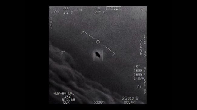 Militer AS Rilis Video Kontroversi Penampakan UFO di Udara